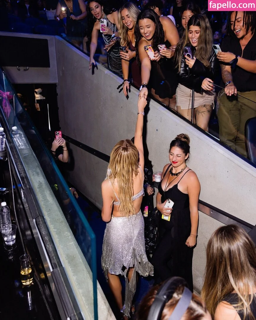 Paris Hilton / parishilton Onlyfans Photo Gallery 