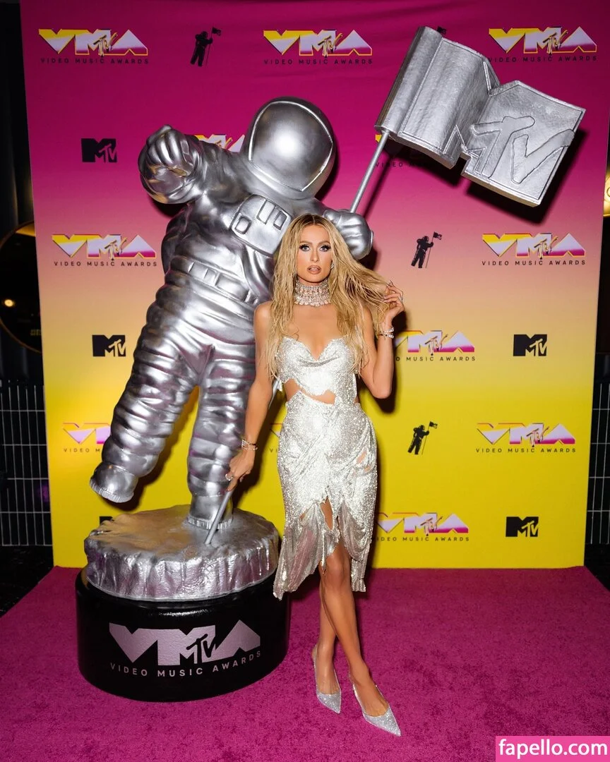 Paris Hilton / parishilton Onlyfans Photo Gallery 