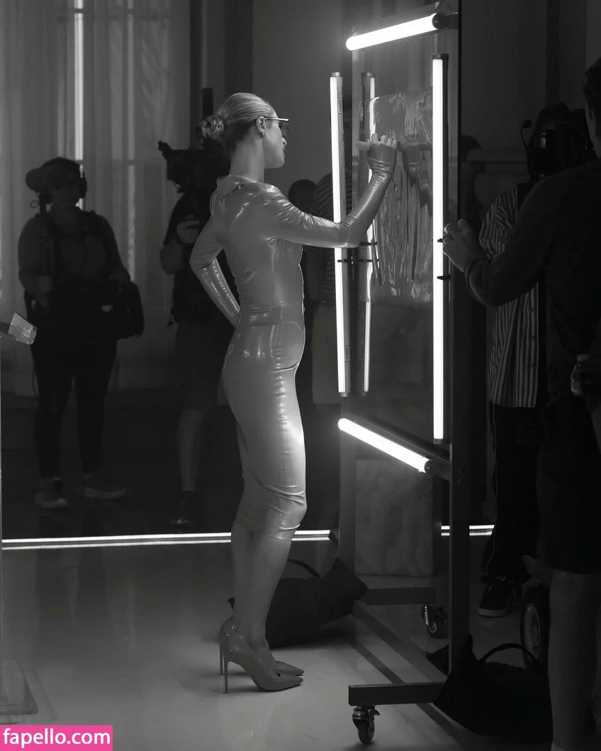 Paris Hilton / parishilton Onlyfans Photo Gallery 