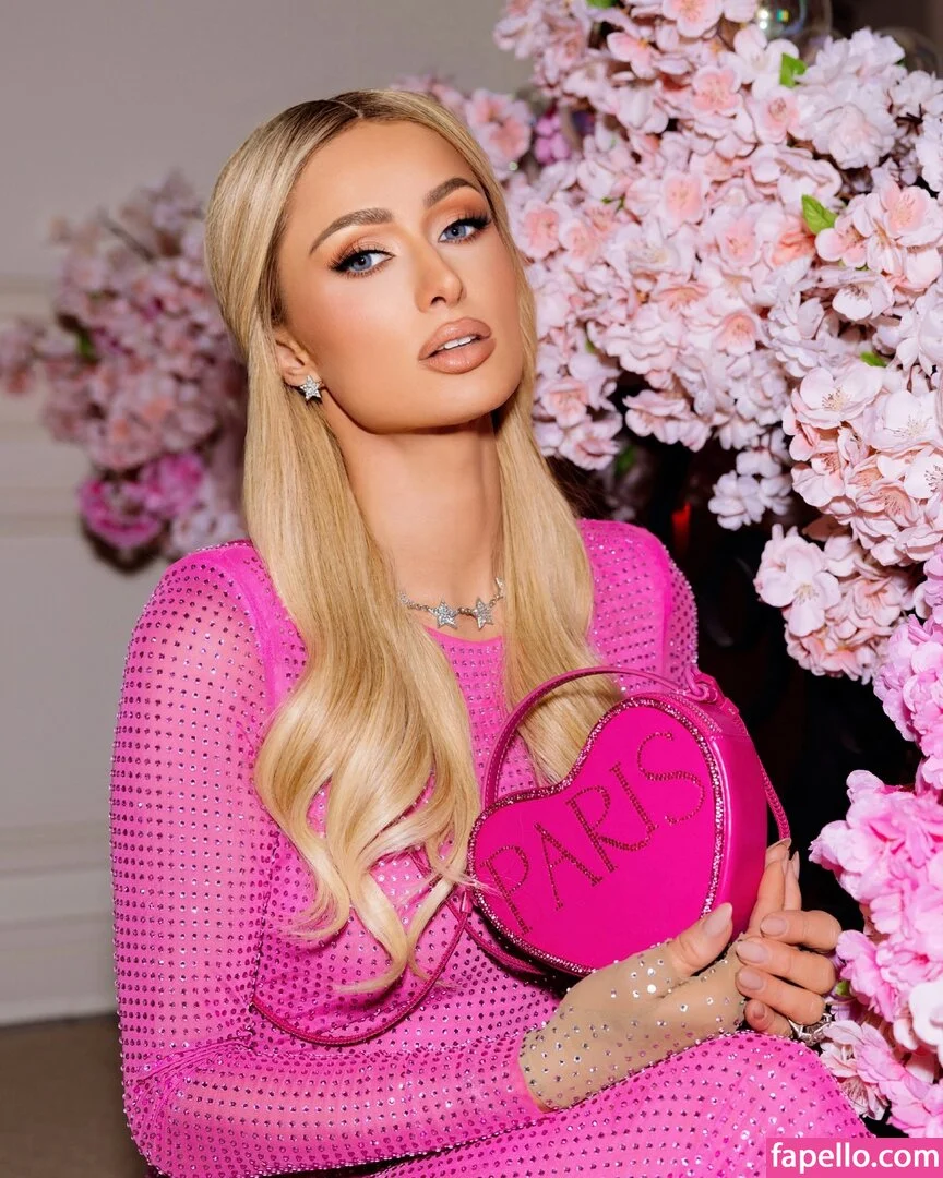 Paris Hilton / parishilton Onlyfans Photo Gallery 