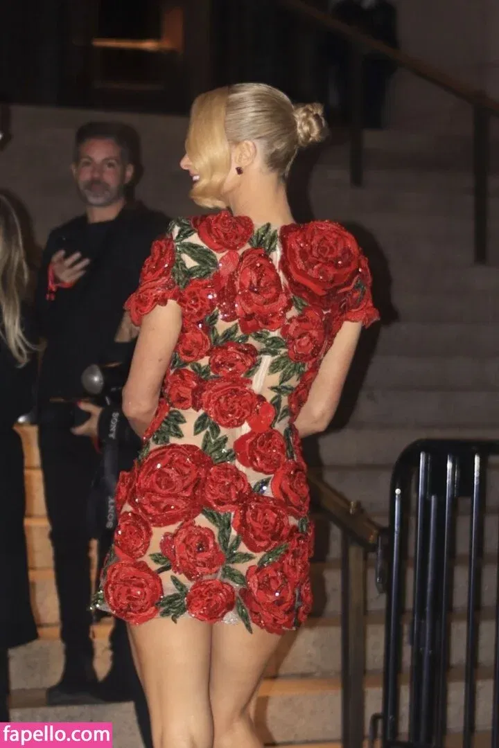 Paris Hilton / parishilton Onlyfans Photo Gallery 