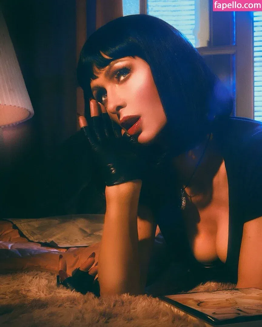 Paris Hilton / parishilton Onlyfans Photo Gallery 