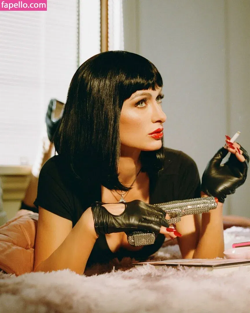 Paris Hilton / parishilton Onlyfans Photo Gallery 