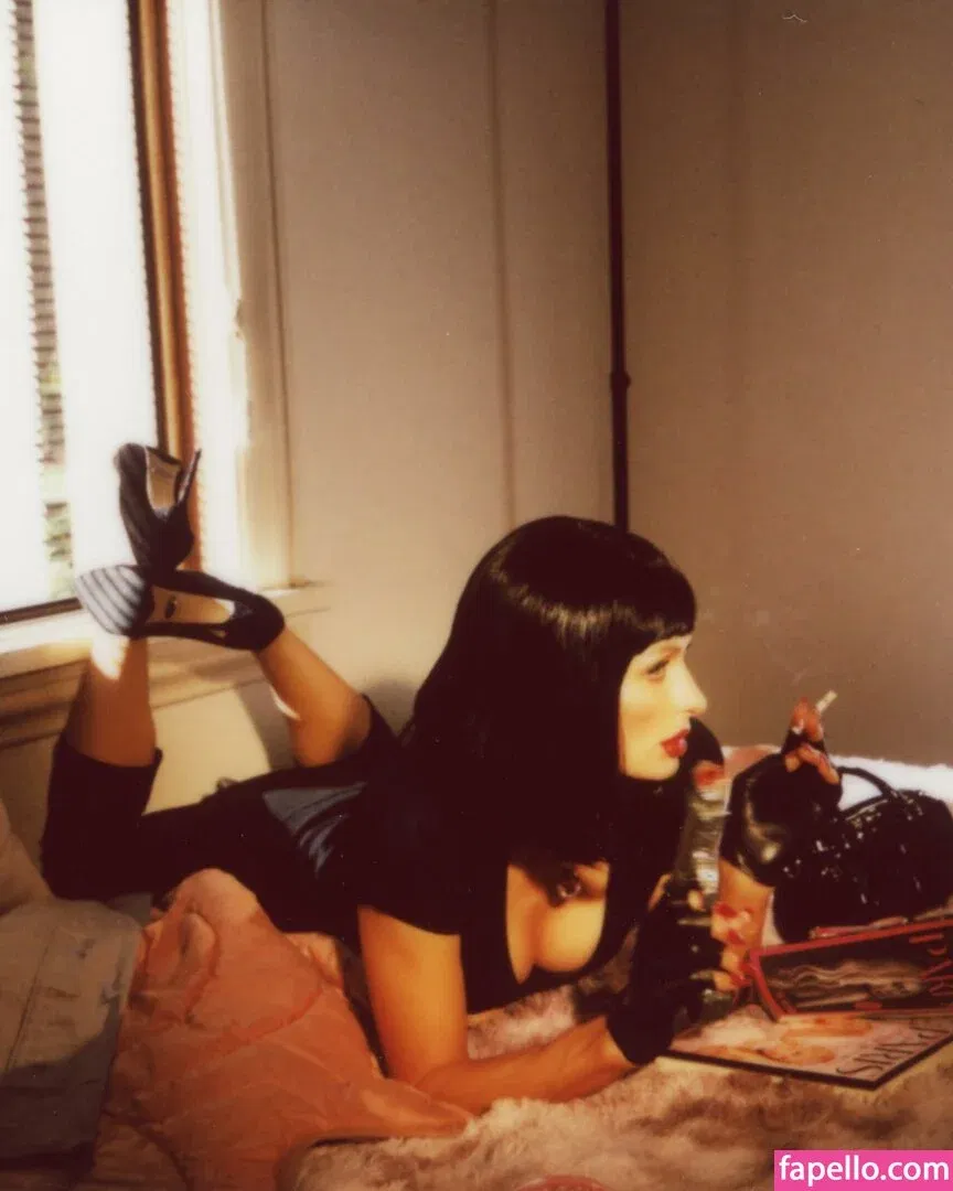 Paris Hilton / parishilton Onlyfans Photo Gallery 