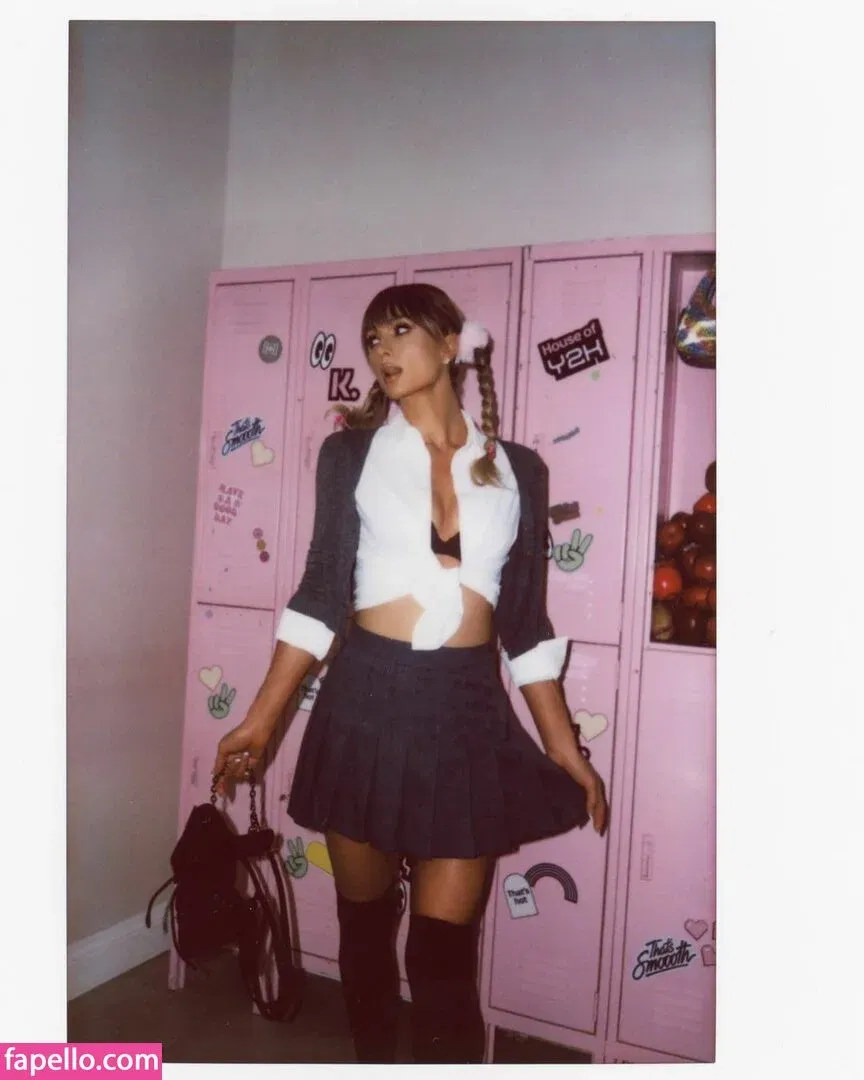 Paris Hilton / parishilton Onlyfans Photo Gallery 