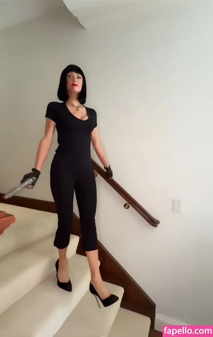 Paris Hilton / parishilton Onlyfans Photo Gallery 