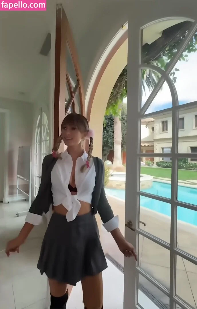 Paris Hilton / parishilton Onlyfans Photo Gallery 