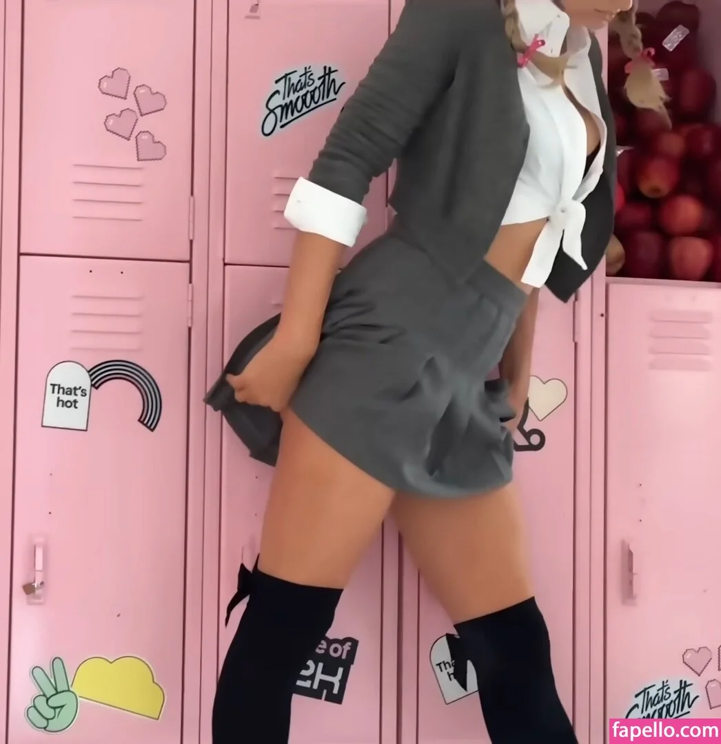 Paris Hilton / parishilton Onlyfans Photo Gallery 