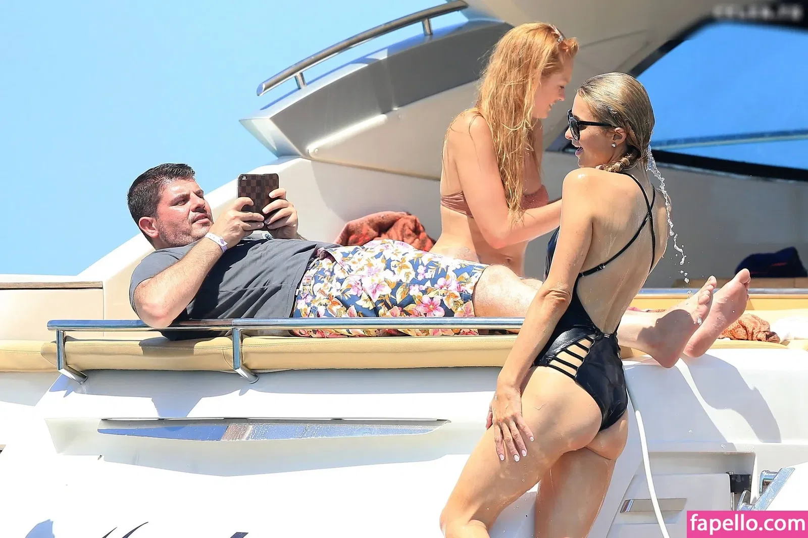 Paris Hilton / parishilton Onlyfans Photo Gallery 