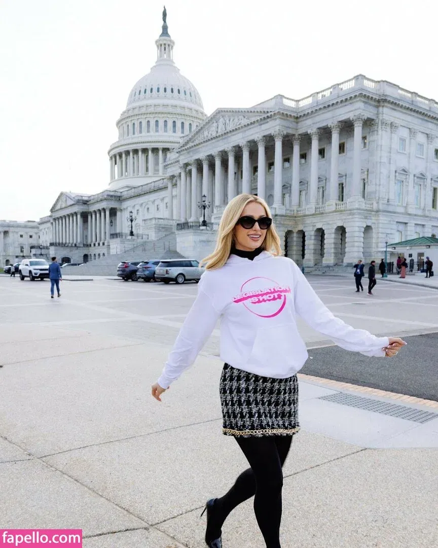 Paris Hilton / parishilton Onlyfans Photo Gallery 