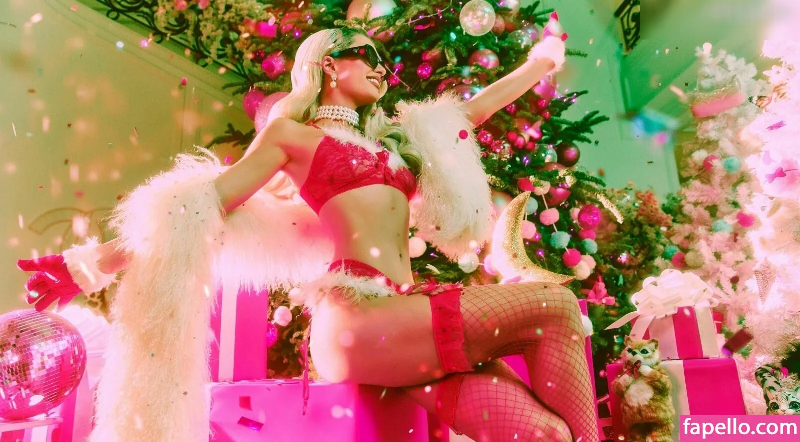 Paris Hilton / parishilton Onlyfans Photo Gallery 