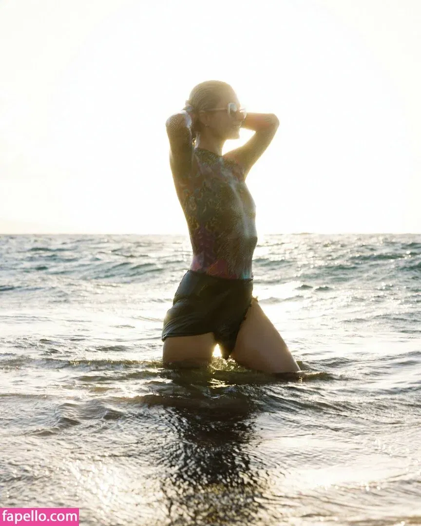 Paris Hilton / parishilton Onlyfans Photo Gallery 