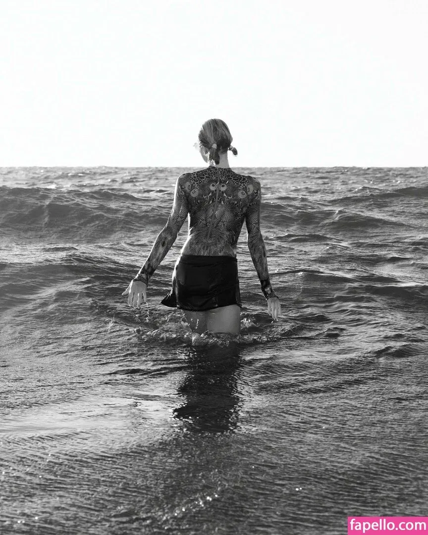 Paris Hilton / parishilton Onlyfans Photo Gallery 