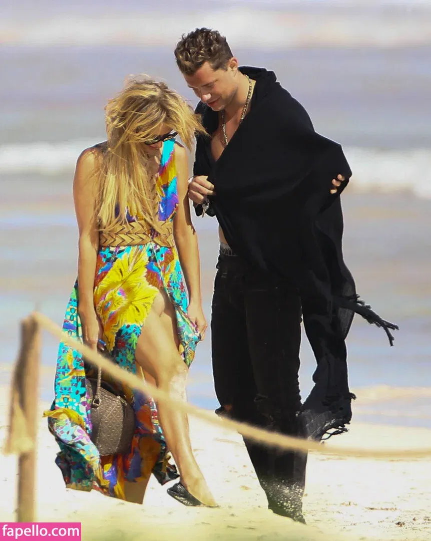 Paris Hilton / parishilton Onlyfans Photo Gallery 