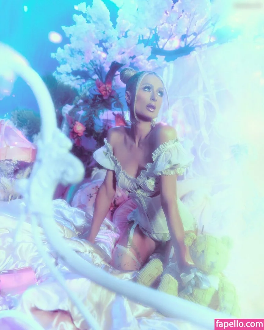 Paris Hilton / parishilton Onlyfans Photo Gallery 