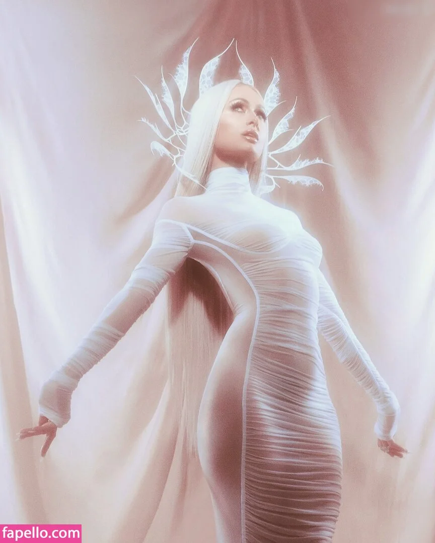 Paris Hilton / parishilton Onlyfans Photo Gallery 