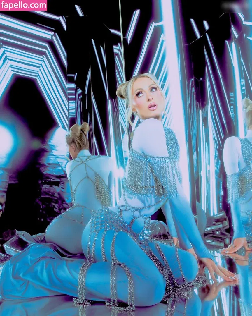 Paris Hilton / parishilton Onlyfans Photo Gallery 