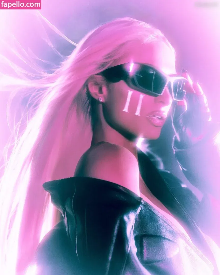 Paris Hilton / parishilton Onlyfans Photo Gallery 