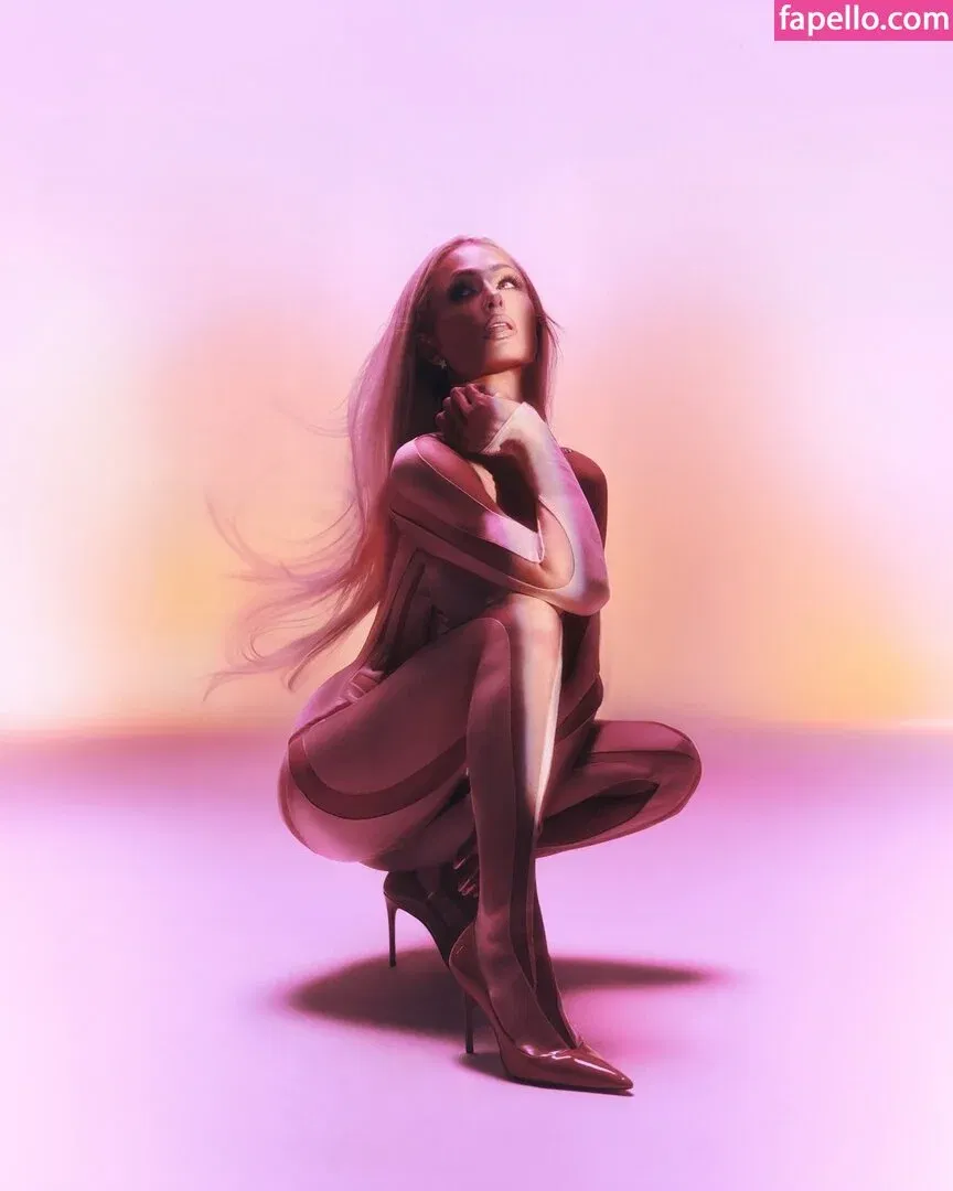 Paris Hilton / parishilton Onlyfans Photo Gallery 