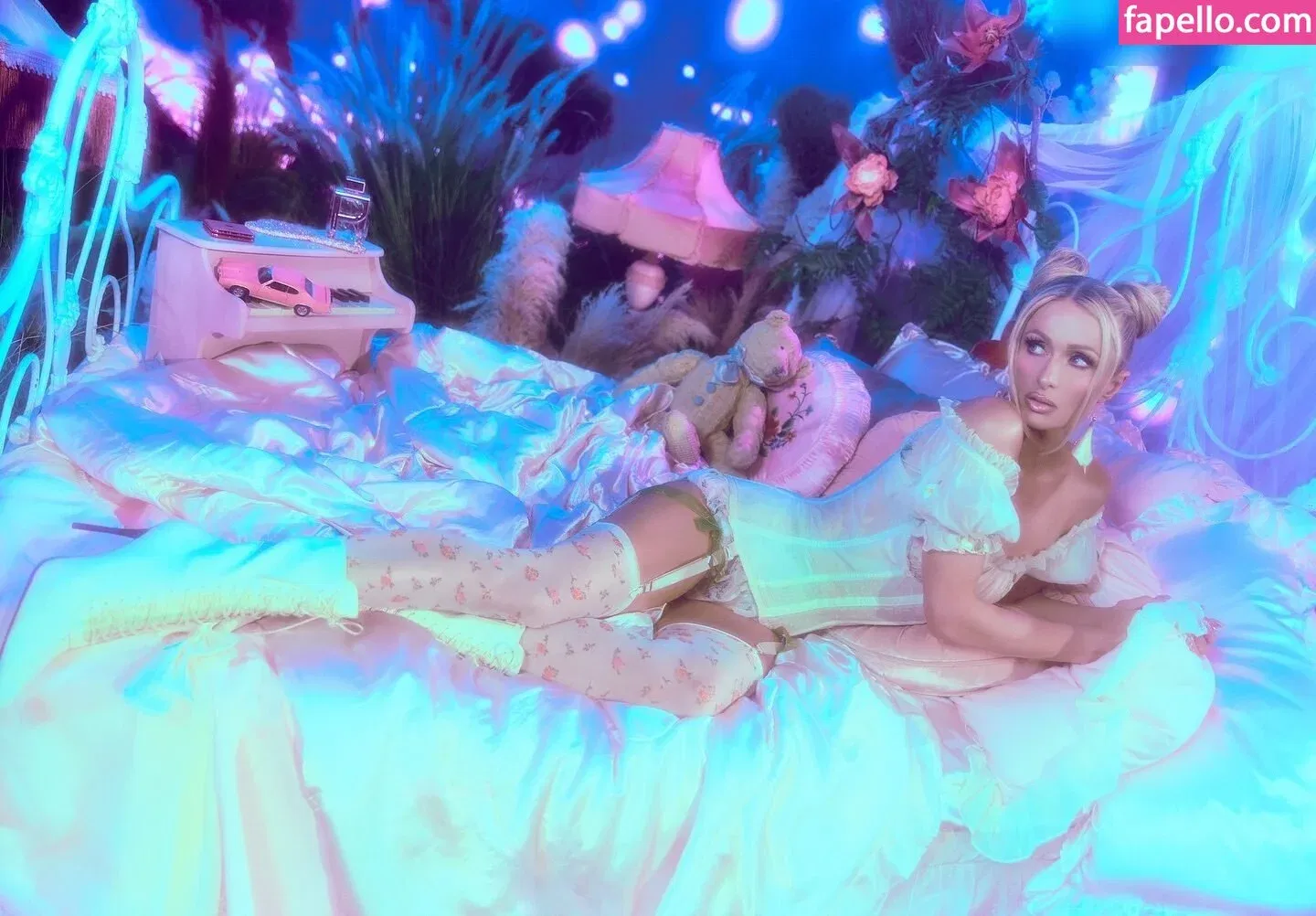 Paris Hilton / parishilton Onlyfans Photo Gallery 