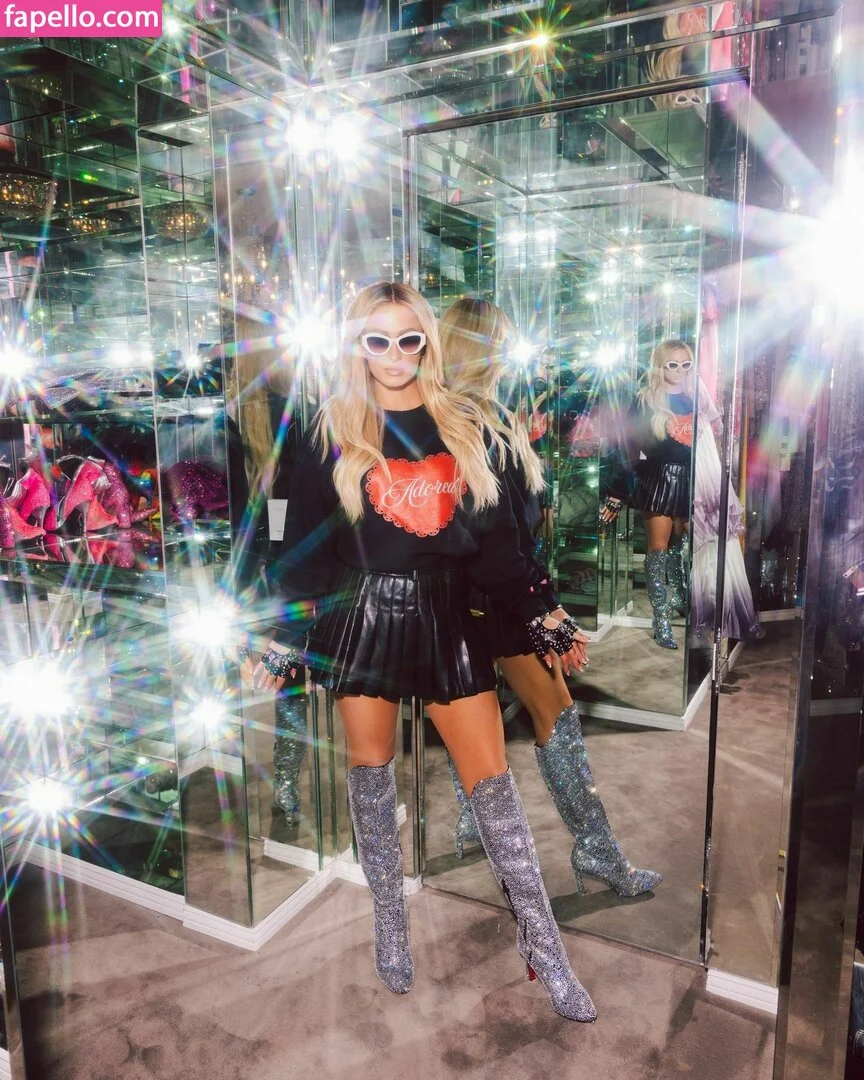 Paris Hilton / parishilton Onlyfans Photo Gallery 