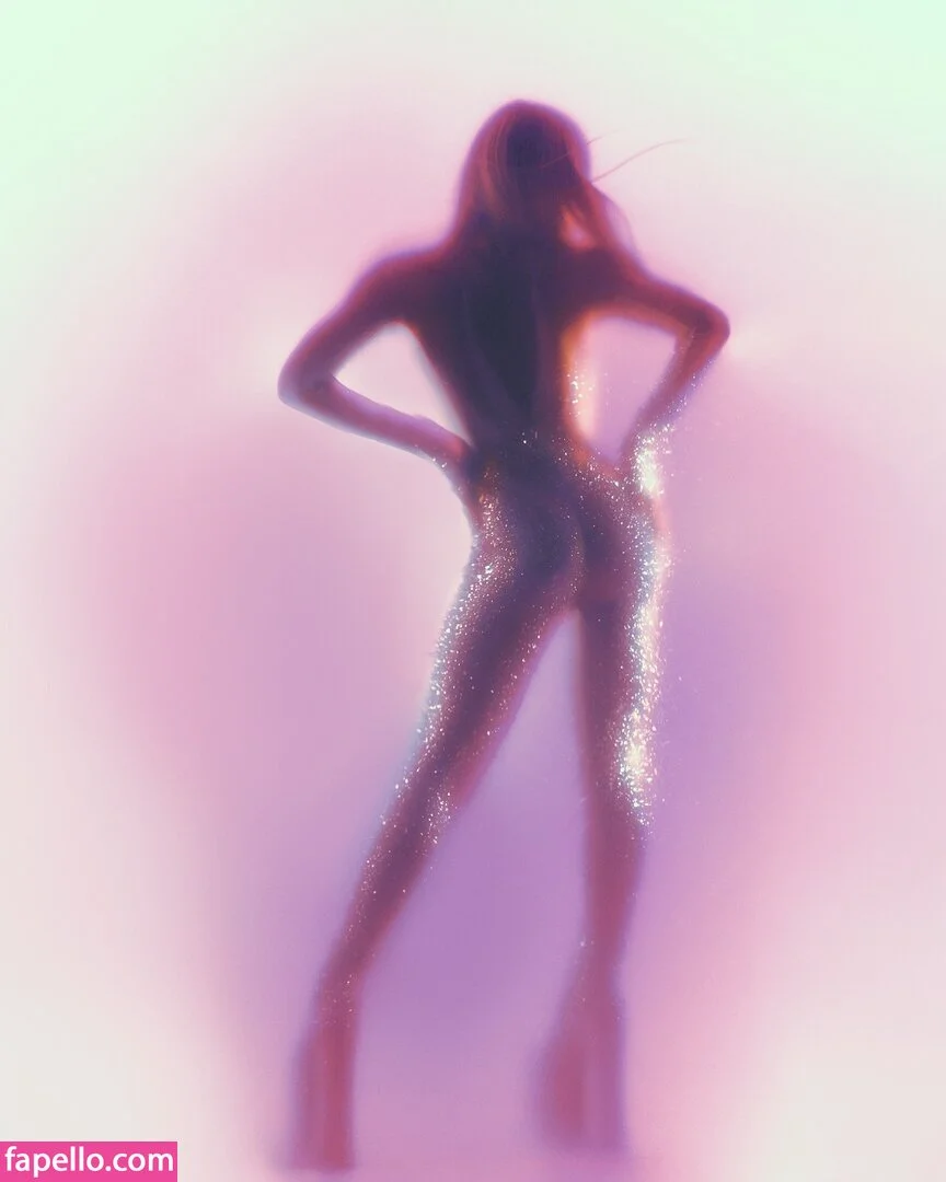 Paris Hilton / parishilton Onlyfans Photo Gallery 