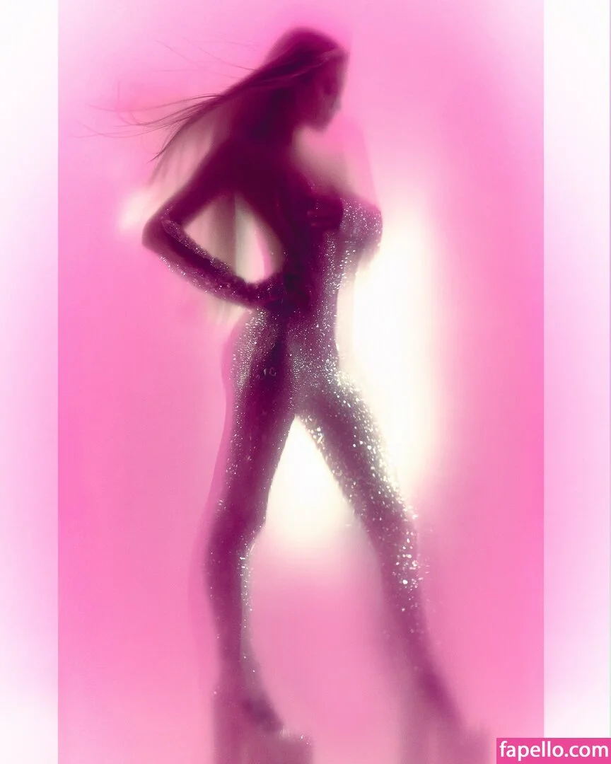 Paris Hilton / parishilton Onlyfans Photo Gallery 