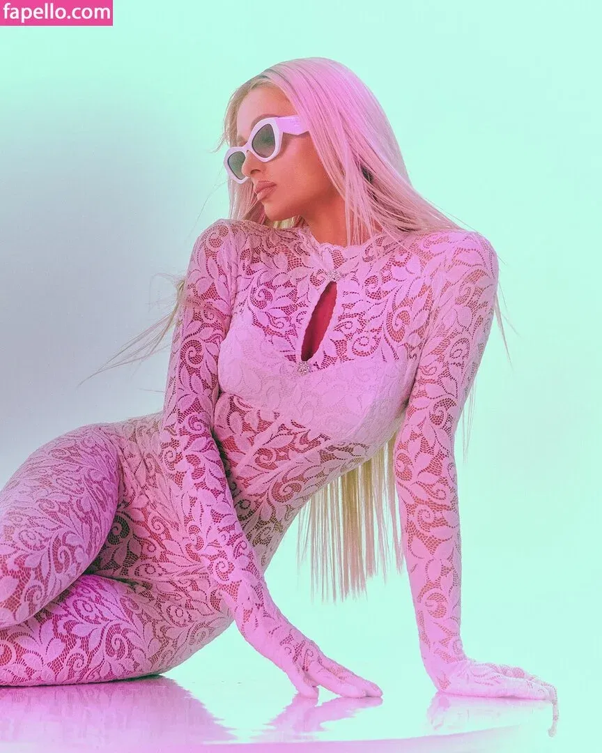 Paris Hilton / parishilton Onlyfans Photo Gallery 