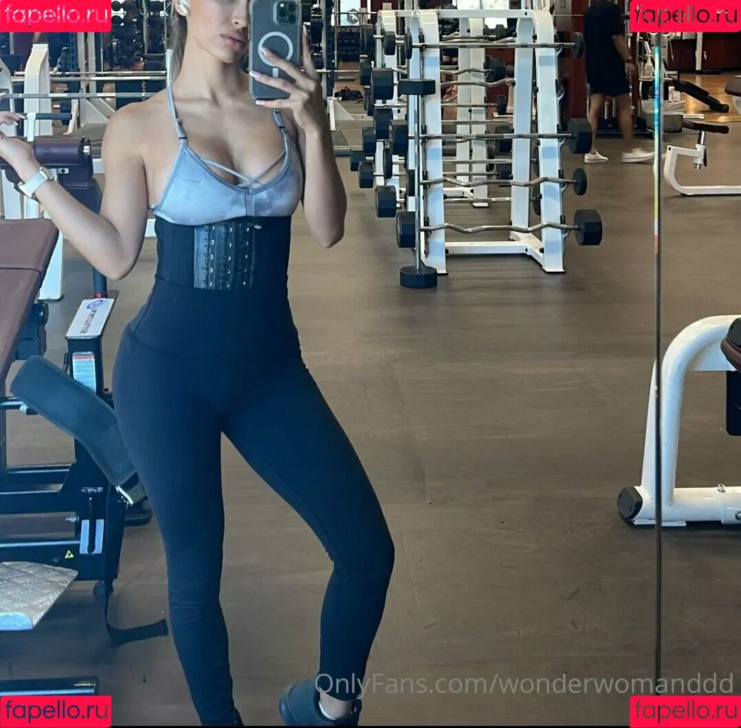 Christina Wonder / ficialrealjunglegirl / wonderwoman12 / wonderwomanddd / wonderwomanx69 Onlyfans Photo Gallery 