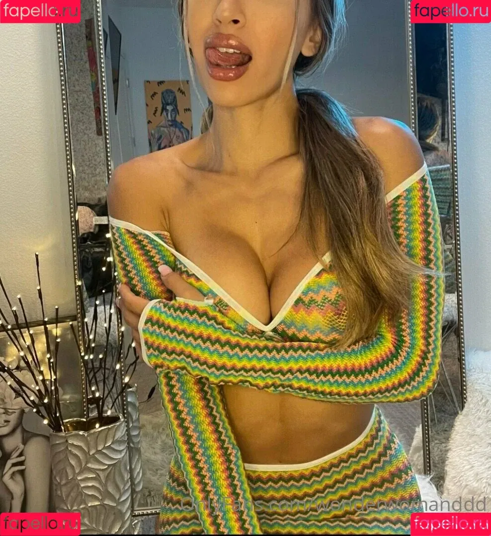 Christina Wonder / ficialrealjunglegirl / wonderwoman12 / wonderwomanddd / wonderwomanx69 Onlyfans Photo Gallery 