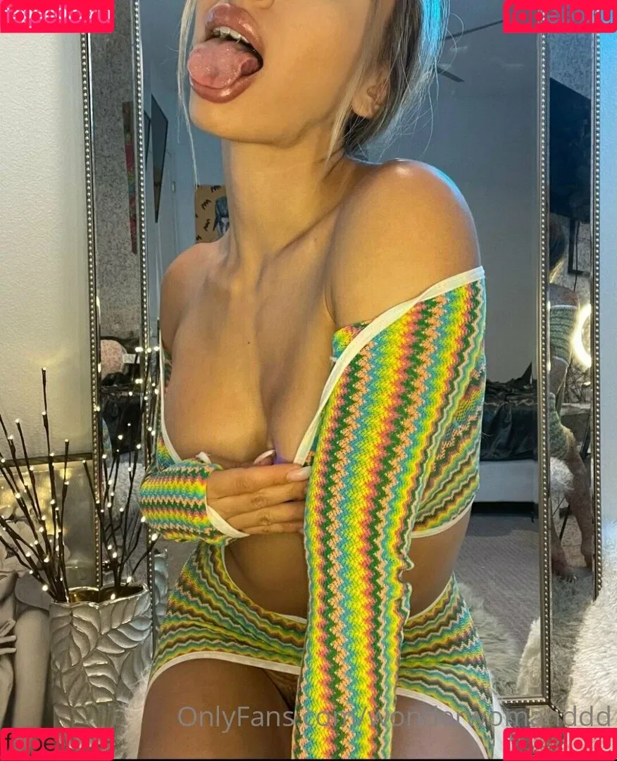 Christina Wonder / ficialrealjunglegirl / wonderwoman12 / wonderwomanddd / wonderwomanx69 Onlyfans Photo Gallery 