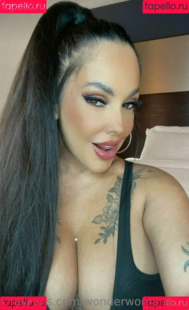 Christina Wonder / ficialrealjunglegirl / wonderwoman12 / wonderwomanddd / wonderwomanx69 Onlyfans Photo Gallery 