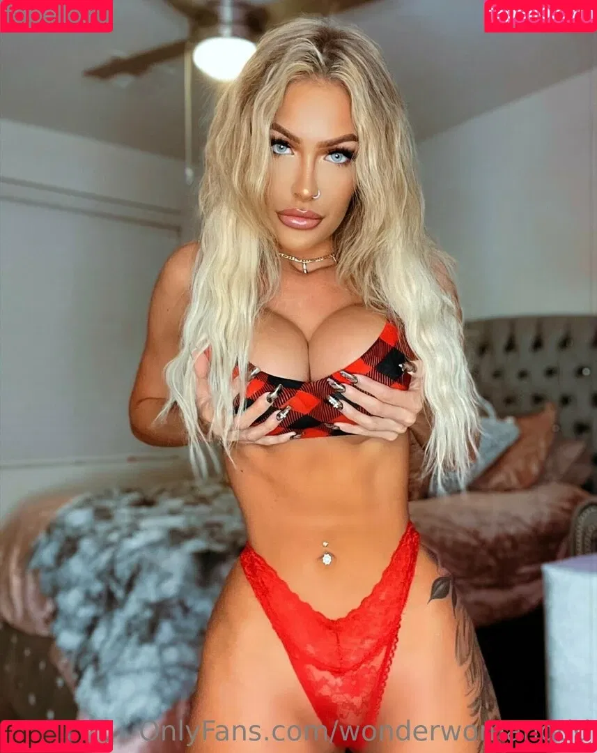 Christina Wonder / ficialrealjunglegirl / wonderwoman12 / wonderwomanddd / wonderwomanx69 Onlyfans Photo Gallery 