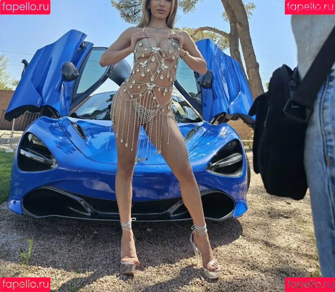 Christina Wonder / ficialrealjunglegirl / wonderwoman12 / wonderwomanddd / wonderwomanx69 Onlyfans Photo Gallery 