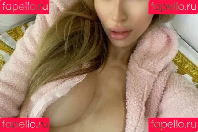 Christina Wonder / ficialrealjunglegirl / wonderwoman12 / wonderwomanddd / wonderwomanx69 Onlyfans Photo Gallery 