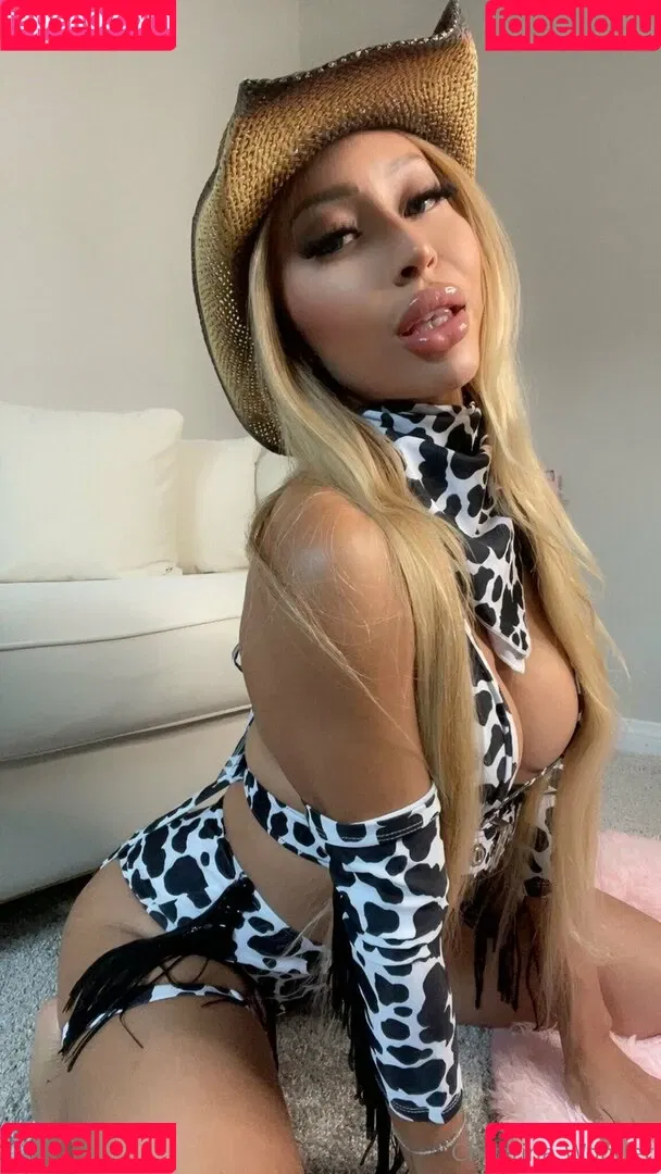 Christina Wonder / ficialrealjunglegirl / wonderwoman12 / wonderwomanddd / wonderwomanx69 Onlyfans Photo Gallery 