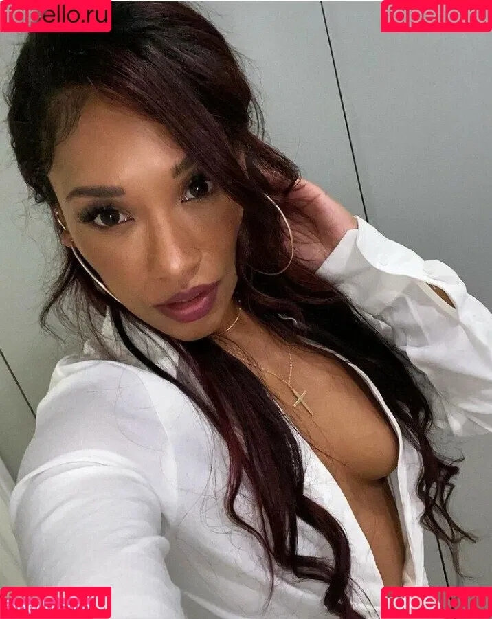 Candice Patton / candicepatton Onlyfans Photo Gallery 