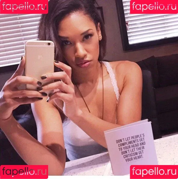 Candice Patton / candicepatton Onlyfans Photo Gallery 