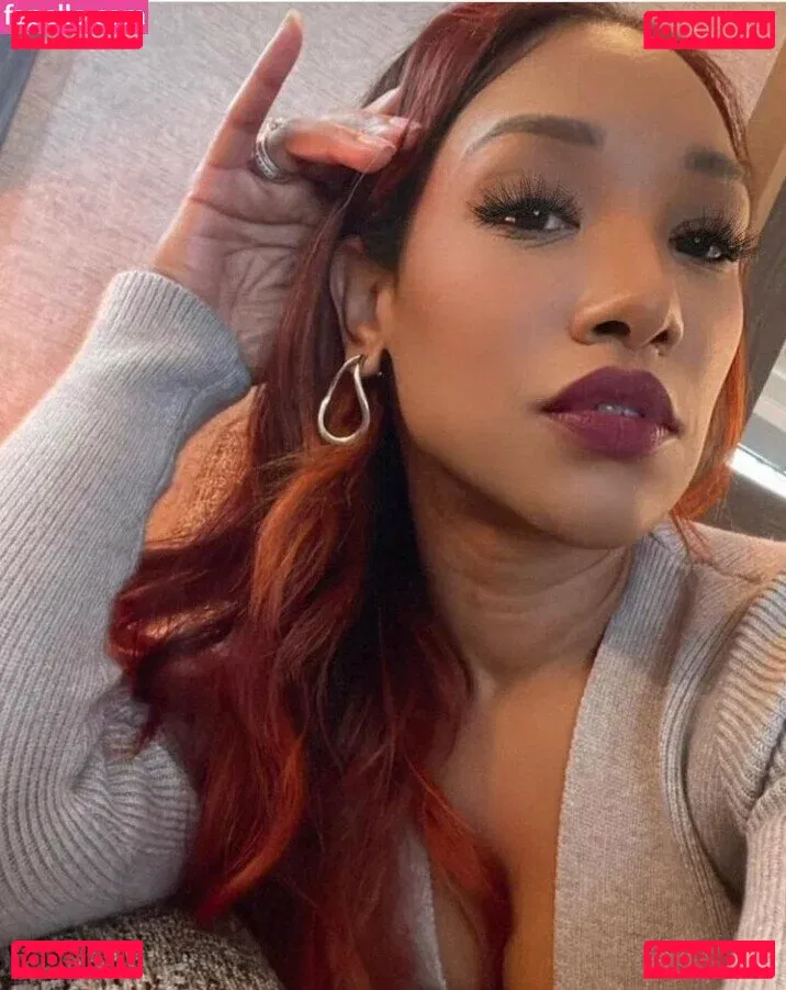 Candice Patton / candicepatton Onlyfans Photo Gallery 