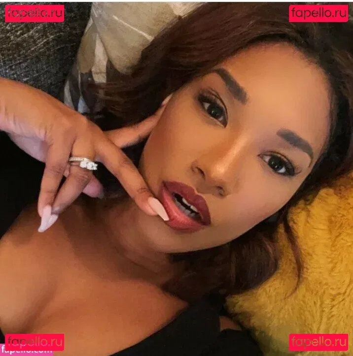Candice Patton / candicepatton Onlyfans Photo Gallery 