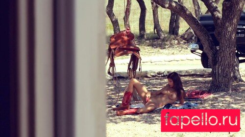 Candice Patton Nude Onlyfans Photo 10