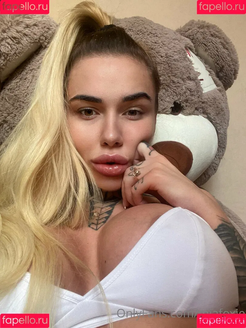 mia_foxybae / miabgalvan Onlyfans Photo Gallery 