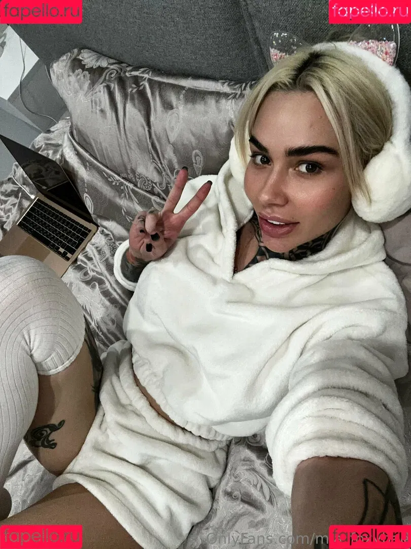 mia_foxybae / miabgalvan Onlyfans Photo Gallery 