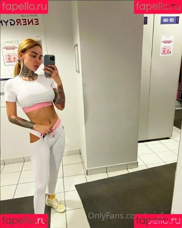 mia_foxybae / miabgalvan Onlyfans Photo Gallery 