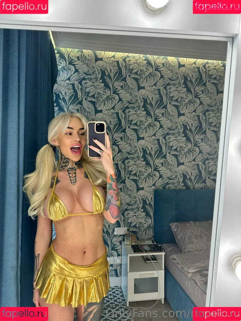 mia_foxybae / miabgalvan Onlyfans Photo Gallery 