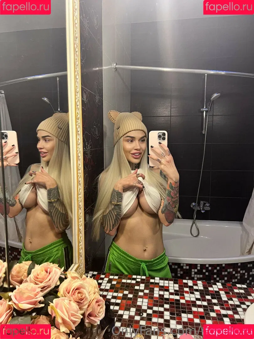mia_foxybae / miabgalvan Onlyfans Photo Gallery 