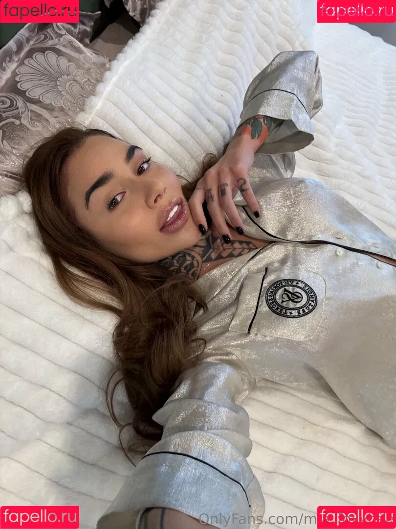 mia_foxybae / miabgalvan Onlyfans Photo Gallery 