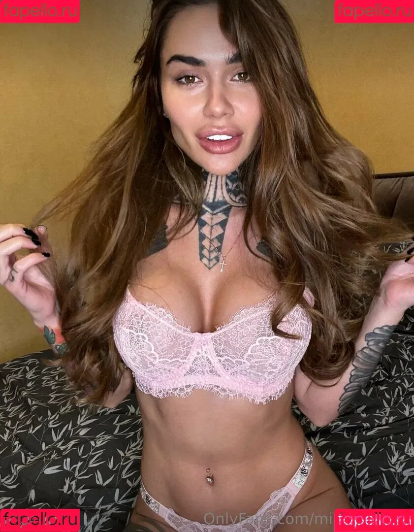 mia_foxybae / miabgalvan Onlyfans Photo Gallery 