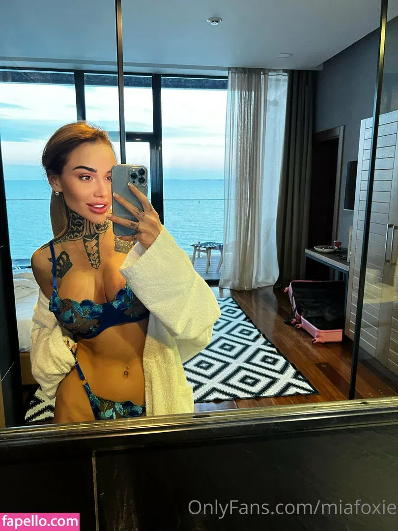 mia_foxybae / miabgalvan Onlyfans Photo Gallery 