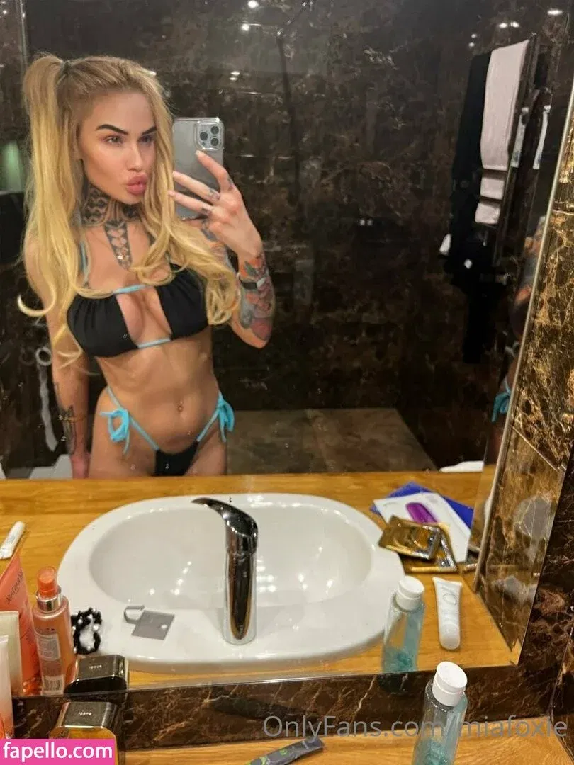 mia_foxybae / miabgalvan Onlyfans Photo Gallery 